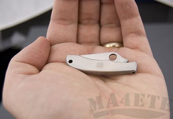 картинка Нож складной-брелок Spyderco HoneyBee SS рукоять сталь 420 C137P от магазина ma4ete