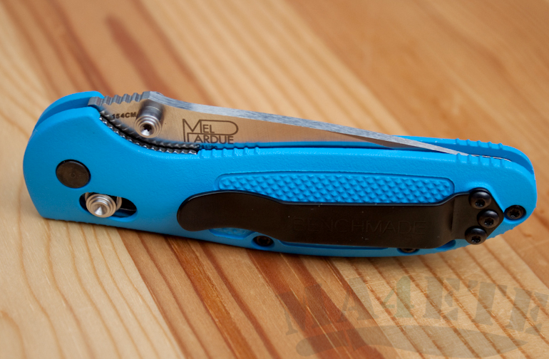 картинка Складной нож Benchmade Mini Griptilian 556-BLU от магазина ma4ete